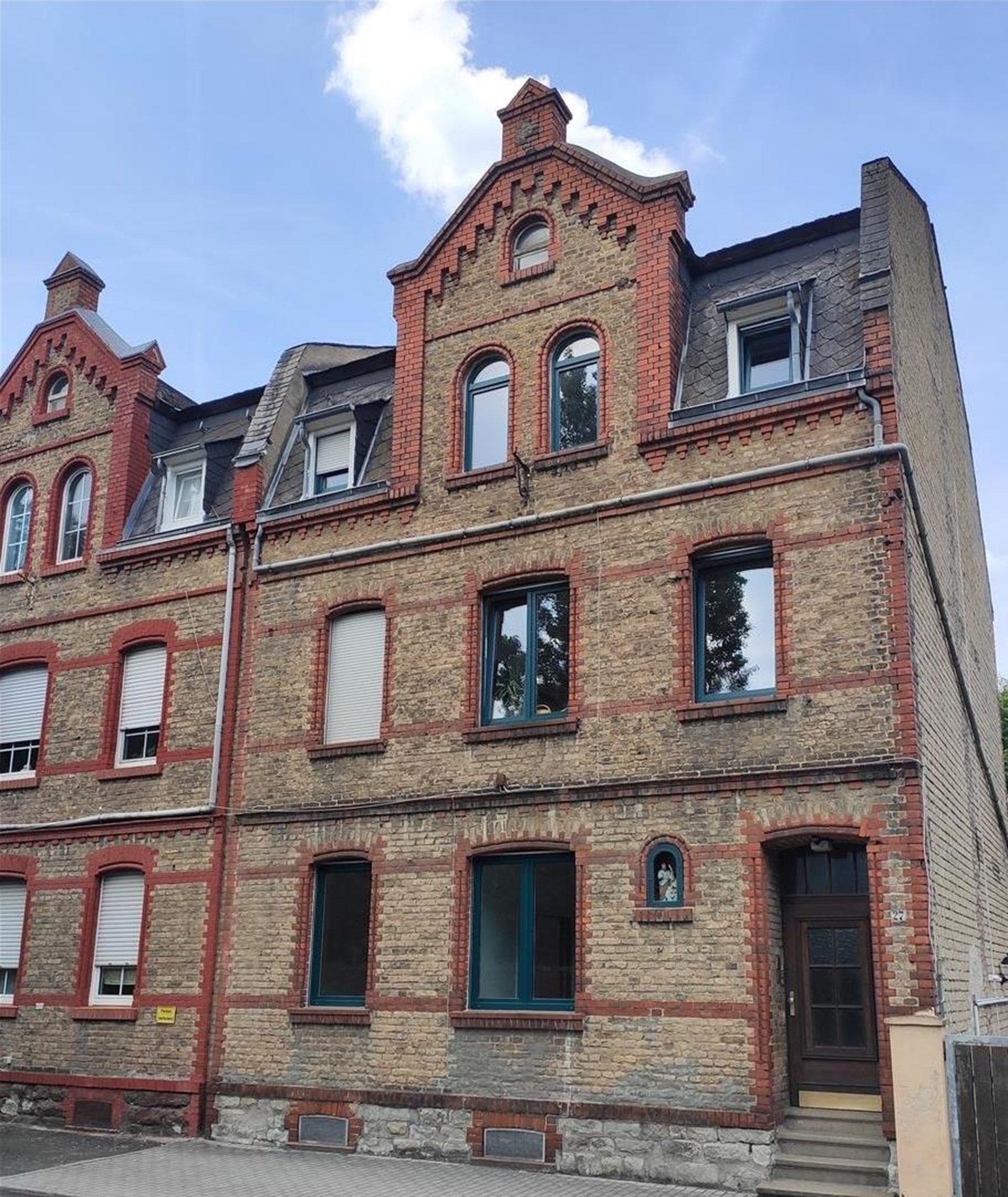 Haus von außen, in dem junge wohnungslose Menschen wohnen